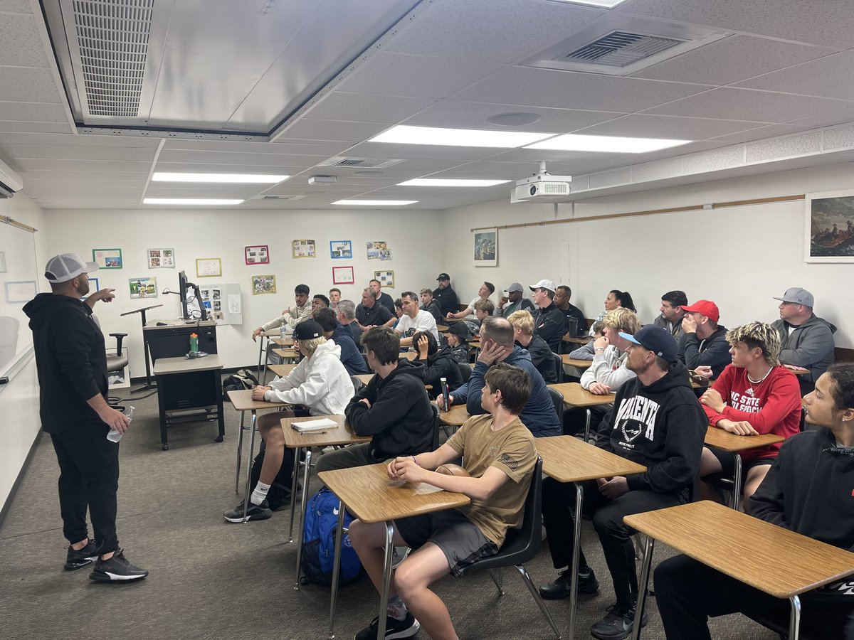 3DQB SoCal (@3dqb_socal) on Twitter photo Successful first day here out our Spring Break Mini Camp at #3DQB
<a href="/train3DQB/">Adam Dedeaux</a> <a href="/jpyle_8/">Joe Pyle</a> <a href="/coachjaredhall/">Jared Hall</a> <a href="/Taylor_Kelly10/">Taylor Kelly</a> @jreyes05_ <a href="/jbecktwelve/">John Beck</a> <a href="/NickStarkel/">Coach Nick Starkel</a> Successful first day here out our Spring Break Mini Camp at #3DQB
<a href="/train3DQB/">Adam Dedeaux</a> <a href="/jpyle_8/">Joe Pyle</a> <a href="/coachjaredhall/">Jared Hall</a> <a href="/Taylor_Kelly10/">Taylor Kelly</a> @jreyes05_ <a href="/jbecktwelve/">John Beck</a> <a href="/NickStarkel/">Coach Nick Starkel</a>
