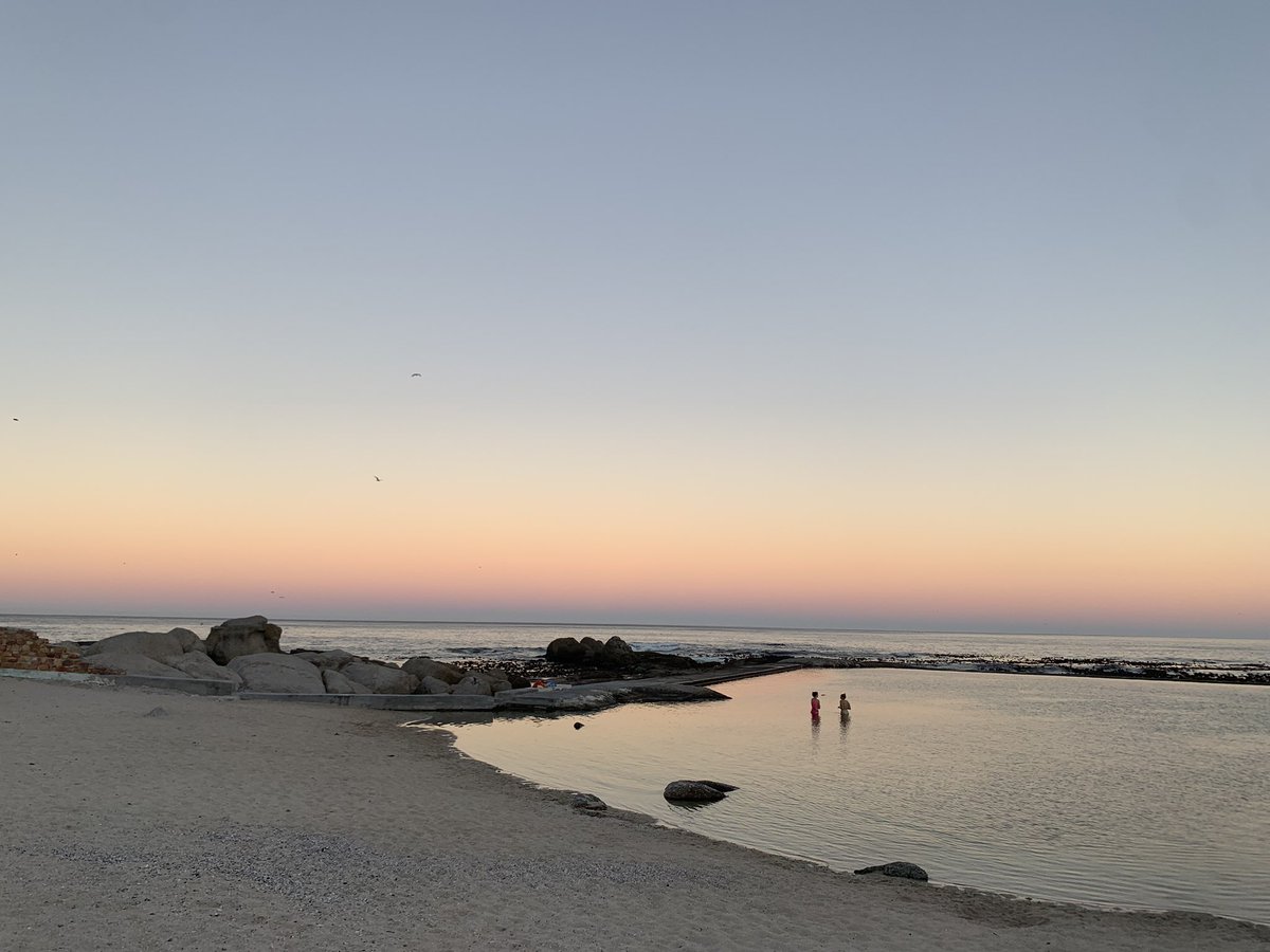 Lightenerrthang's tweet photo. Time to dance #CapeTown #SecretSunrise https://t.co/veGw7uxNGJ