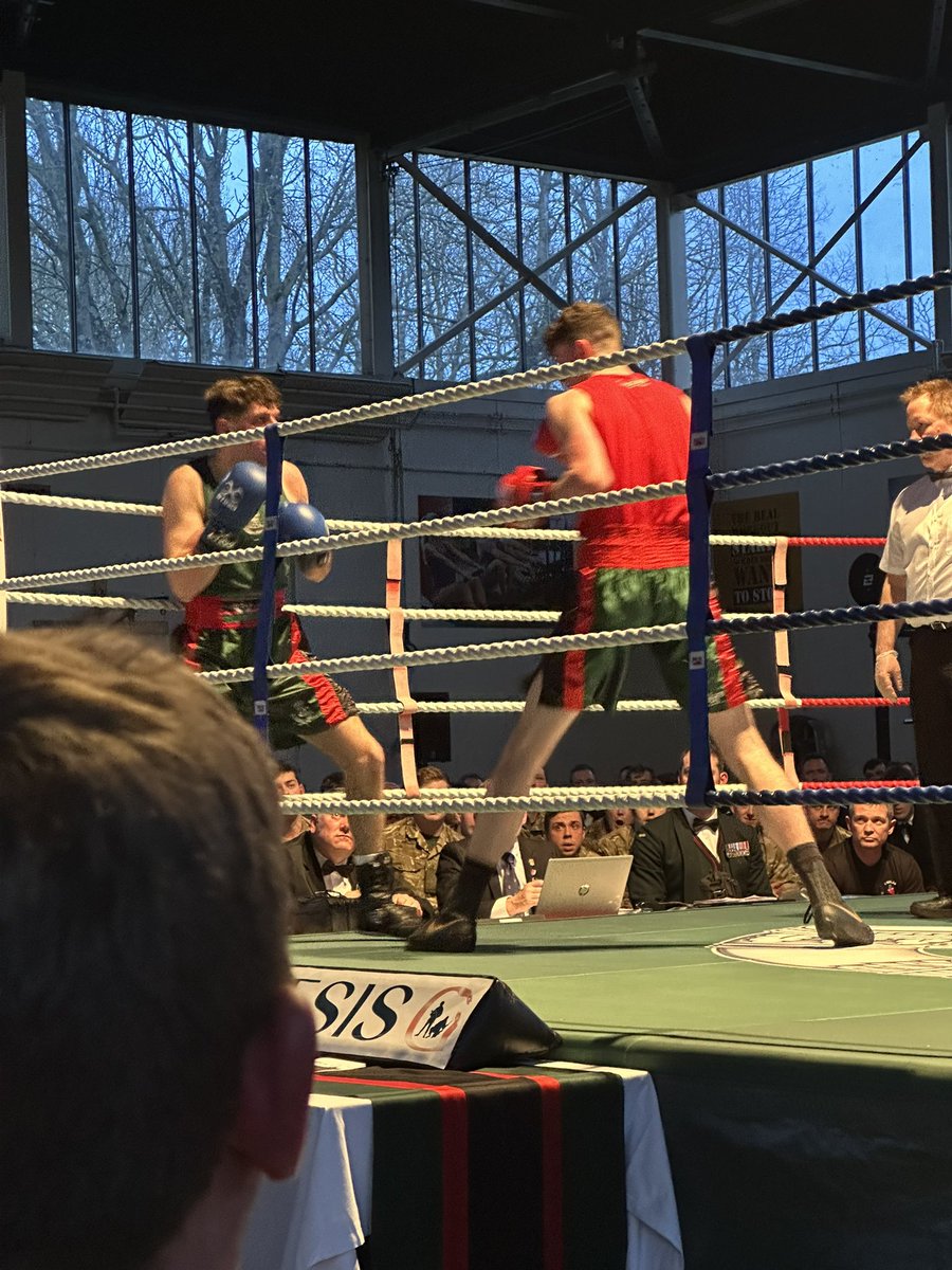JordLaurax's tweet photo. Crazy few days with 1 Rifles leading us up to Easter leave!
Last night battalion boxing - Great show from each and every boxer!
This morning JNCO pass off parade - Very proud moment for each and everyone of them involved!
Now time for Easter leave! 🐣 @1Rifles_CO @1rifles https://t.co/DK99pht8q8