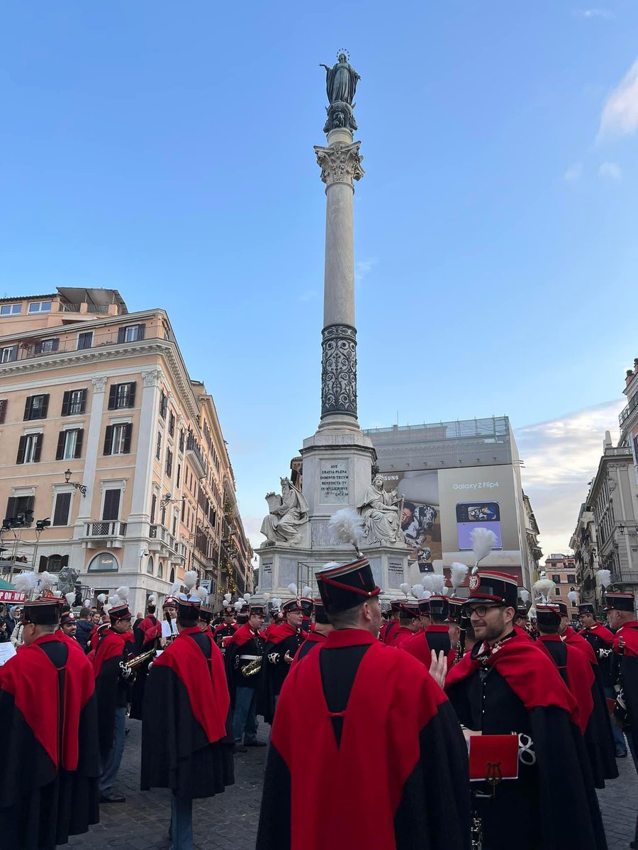 Rome 🇮🇹 is the capital city of Italy. It is also the capital of the Lazio region, the centre of the Metropolitan City of Rome. 
#TheColloseum #SpanishSteps #altarofthefatherland #trevifountainrome #europe #romeitaly #Besttouristdestination