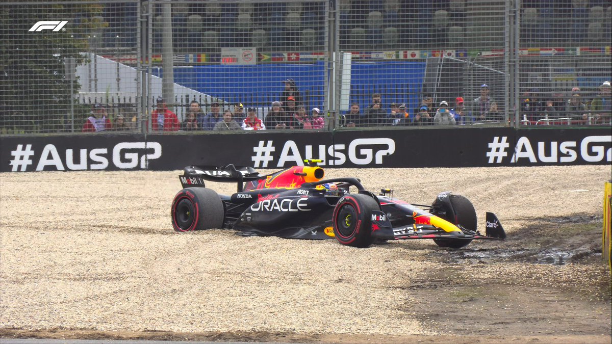 🚩 RED FLAG 🚩 Perez slides into the barriers #AusGP #F1