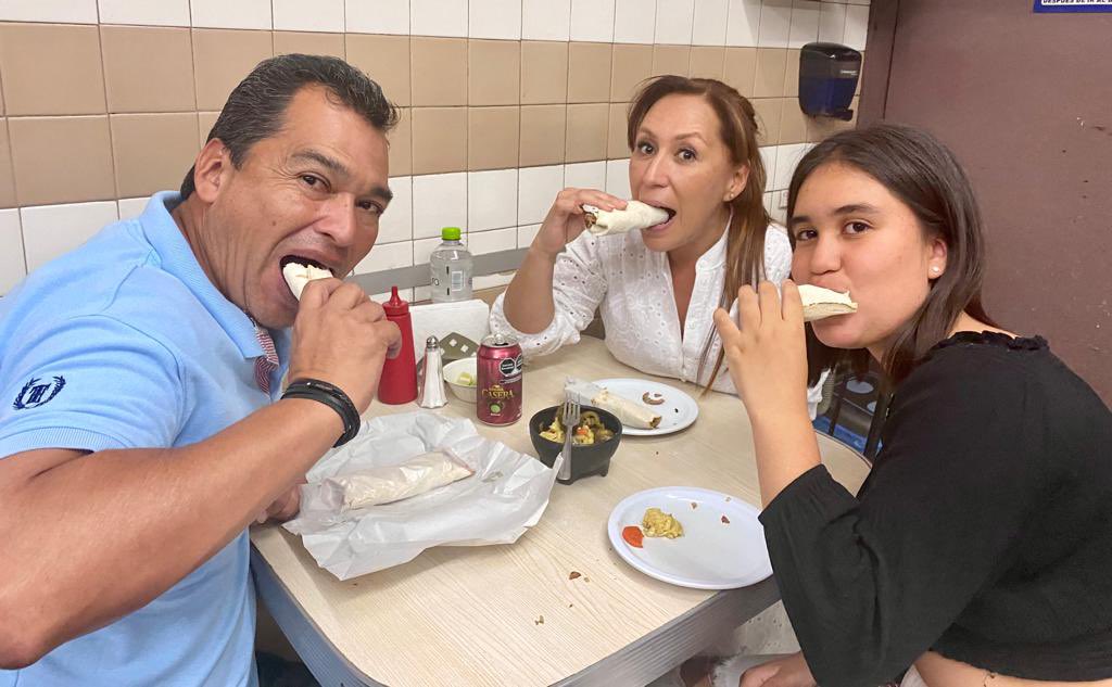 LupitaLeal_'s tweet photo. ¡Si no es de noche, no sabe a taco!
#DiaDelTaco en los mejores #tacosarabes de Puebla!
Tacos Beyrut 
5 Pte. 718 Centro 
Te recomiendo el #falefel y el #jocoque 😋 https://t.co/AVy1T5xK6Q