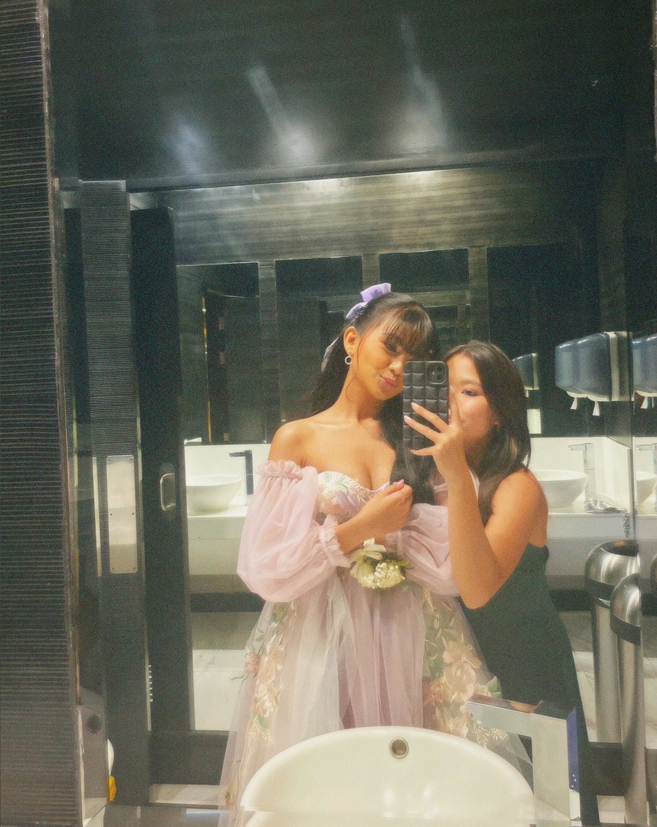 ItsAnicajan's tweet photo. Our friendship means a lot to me, happy friendship anniversary my @palaguittohaira ILY 🤍 https://t.co/8n1ydDhCyR