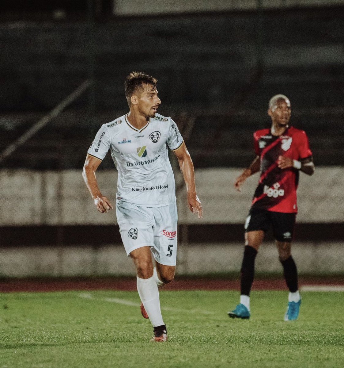 VictorPimenta14's tweet photo. 🔛REFORÇO!! Guilherme Borges será reforço do Santo André para a sequência da temporada 2023.

O volante estava no Aruko, sendo titular na campanha inédita do clube, chegando às quartas do paranaense.

Guilherme disputará no Santo André a Série D que se inicia em maio. @maisgoias https://t.co/lICoK7YMhm