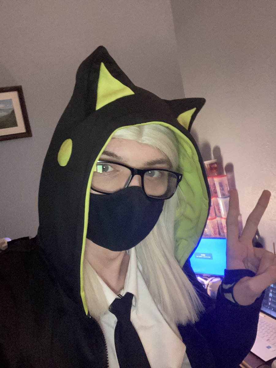 PCBG9's tweet photo. I’ve been wearing this cosplay all day and will wear it tomorrow also!

Also, Happy April Fool’s to you, too! https://t.co/6IPUzEusBu