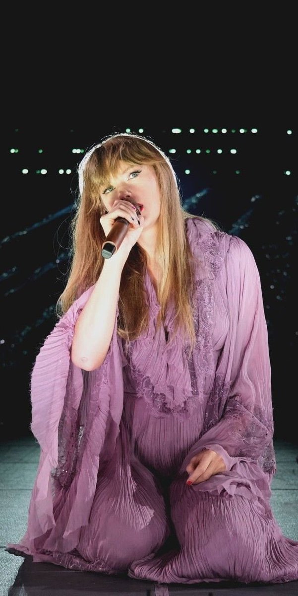 AugustGirl_22's tweet photo. folklore #TaylorSwift https://t.co/2oeZVJKpGr