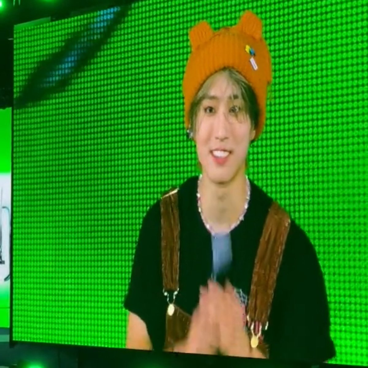 han jisung looks so cute today 🥹