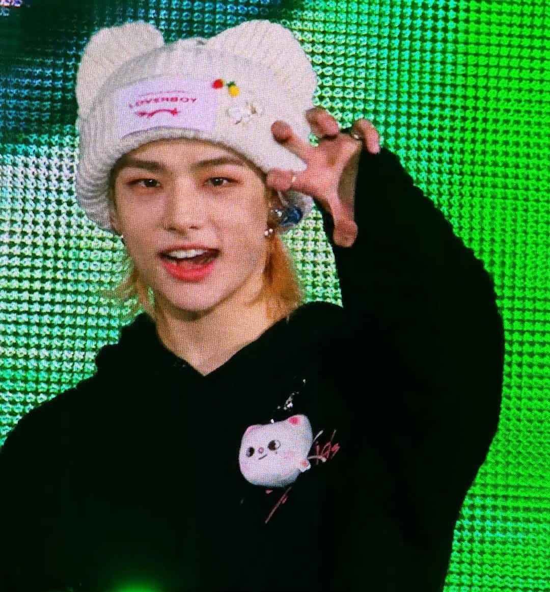 urmyhaven_'s tweet photo. LOVER BOY SKZ 1 https://t.co/HCWKBKc547