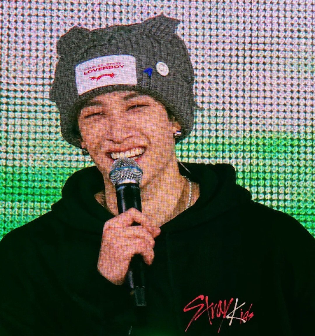 urmyhaven_'s tweet photo. LOVER BOY SKZ 1 https://t.co/HCWKBKc547