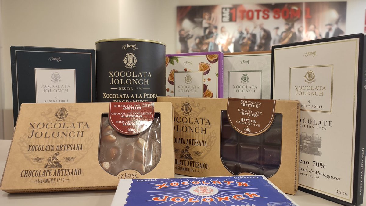🍫 Ara toca aquell moment taaaaaaaaaaaaaan dolç... el sorteig del lot de Xocolata Jolonch de @torronsvicens!!!

➡️ Què heu de fer per aconseguir-lo? Doncs ens heu de seguir a Twitter i fer RT d'aquesta piulada. Teniu de temps fins a les 8h. Molta sort a tothom!!!