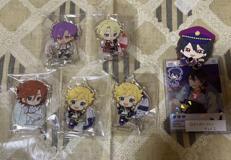 kyoko_tmy's tweet photo. 【交換】あんスタ　アニカフェ　アクリルスタンド　アクスタ　アリオ鳳
譲→☆日和、アドニス、斑×2、宙×2
求→敬人、凪砂、レオ

☆は2点〜の交換優先です

本日、夕方まで鳳での手渡し可能です。 https://t.co/Wc3qCSaYOF