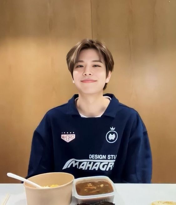 __seungularity's tweet photo. heyya im zai ! 
looking for stay moots! ^_-

• '06 liner they/them
• infp-t + aussie
• skz ult
• genshin, mha, parx

 — ♡/↻ kindly spread! thx sm! https://t.co/VilI8RQv9b