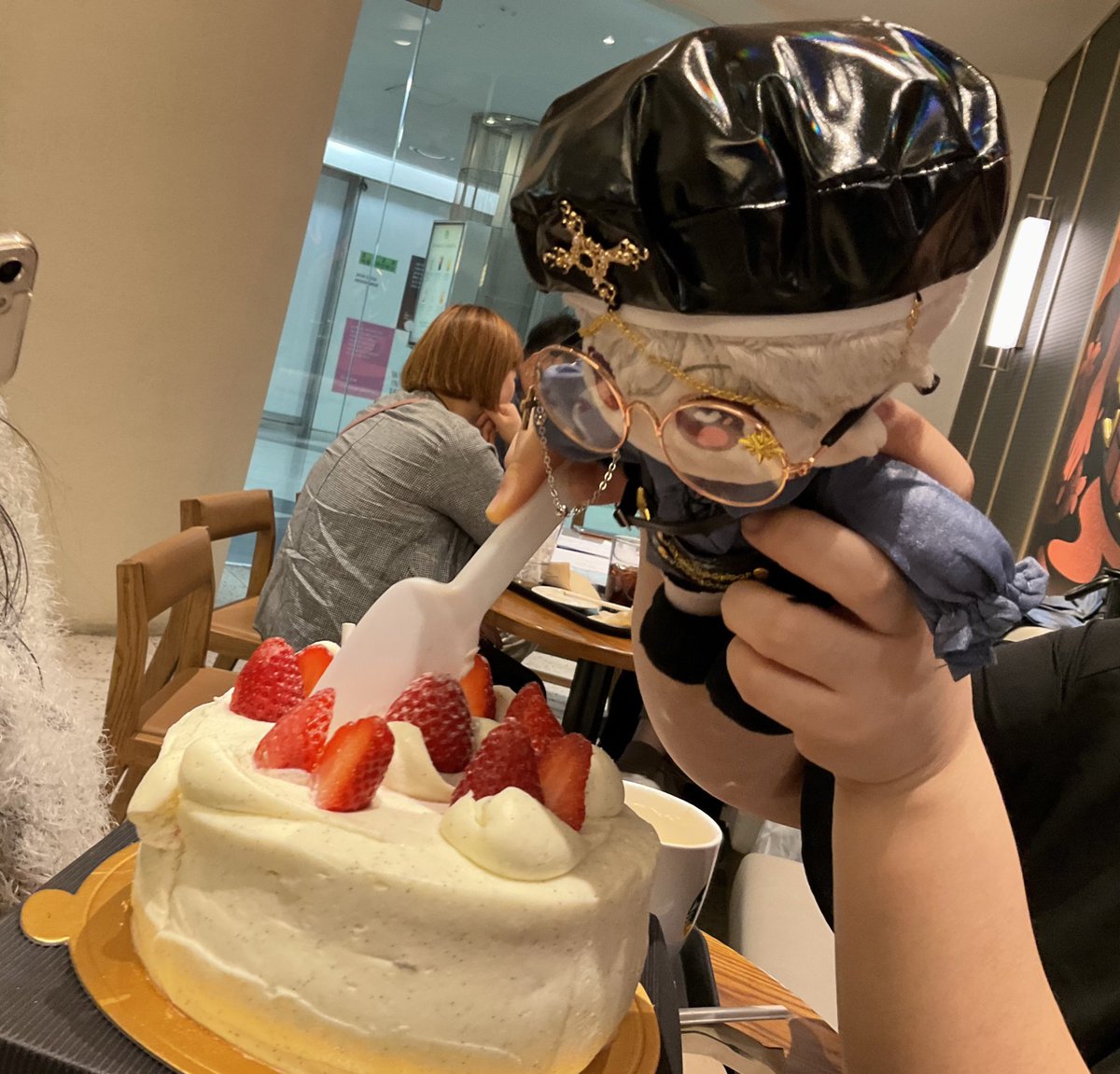 RFA_moondaran's tweet photo. 올 해도 생일 축하해요 젠 씨 my love
젠 씨가 좋아하는 레드 벨벳 케이크와 함께 💕 https://t.co/b3Gv5KCtzm
