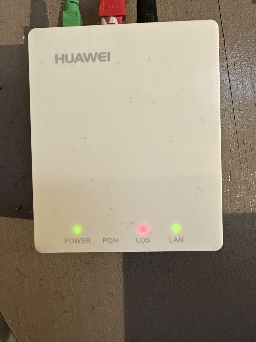 joce2go's tweet photo. Nouvelle panne #fibre @bouyguestelecom c’est 3ème en 7 mois. À chaque fois c’est le vendredi soir. La dernière fois vous avez mis 2 semaines à régler le problème. Ça commence à bien faire. https://t.co/7lMjGHSKcN