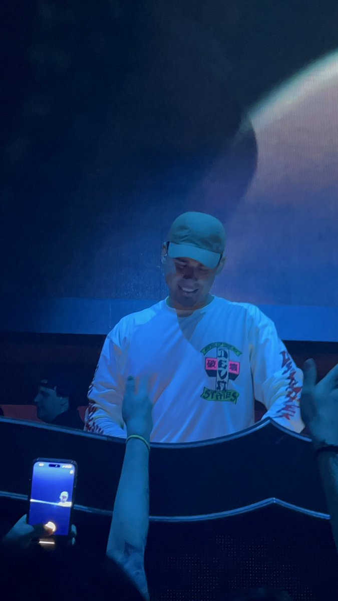 DeeKina's tweet photo. @afrojack thank you for such an amazing night!! My first time seeing and you did not disappoint 👏🏽 https://t.co/UDKYhNSzvo