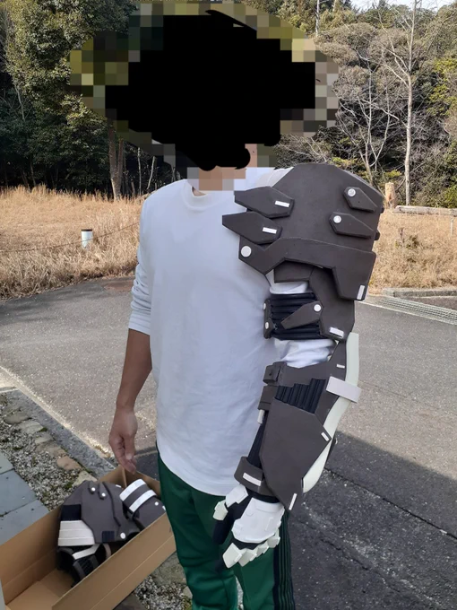 そういえば前に腕を作ってましたが、まぁそういう事です。 