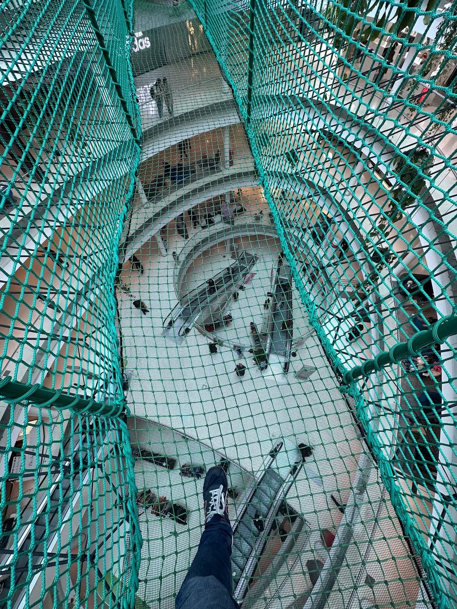 Je viens de traverser ce pont suspendu avec <a href="/Sniperovitch/">Snip’</a> !!!