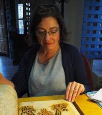 Premio a una investigación de vanguardia en #LaComplutense  
 ✨✨
La musicóloga Carmen Julia Gutiérrez obtiene un ERC Advanced Grant con su proyecto RESOUND, uno de los reconocimientos más competitivos y de mayor excelencia de la Unión Europea. 

ucm.es/dep-musicologi…