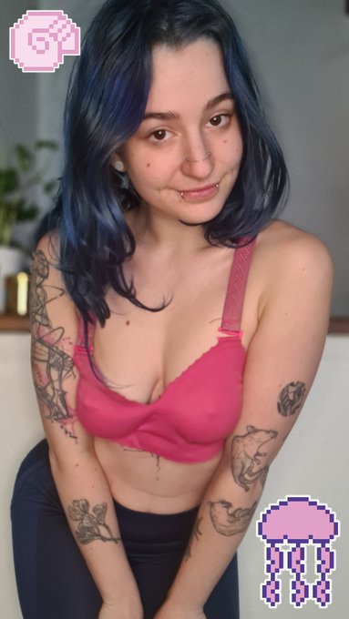 C&rsquo;est l&rsquo;heure de m'admirer ! 🥺🤭 https://t.co/VawdWDeoZD