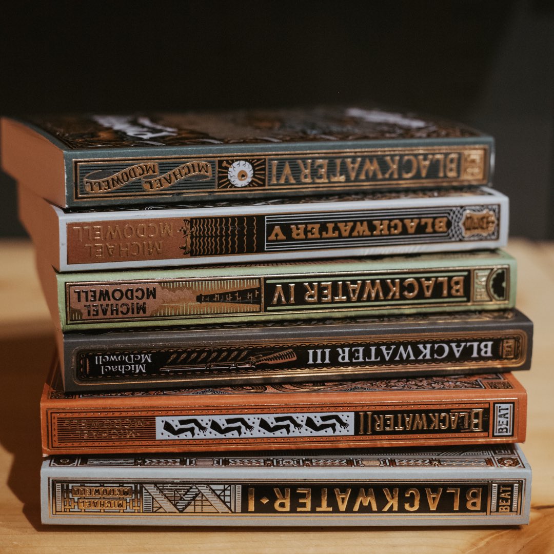 La famiglia Caskey è lieta di accogliere coloro che non l’hanno ancora conosciuta.
#MichaelMcDowell #Blackwater