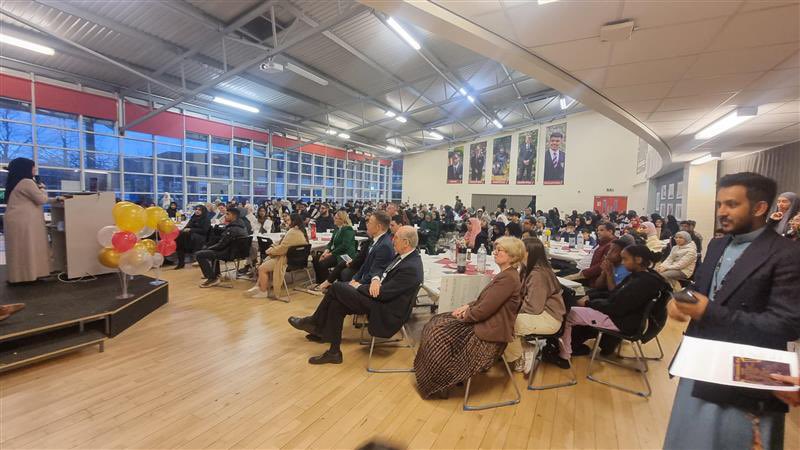 Well done to <a href="/ZaffreenKosir/">Zaffreen Kosir CHS</a> for organising such a successful iftaar event at <a href="/CockshutHillSch/">Cockshut Hill School</a>. Couldn’t be prouder of my year 10s doing an amazing job &amp; everyone coming together which is what Ramadan is all about. Thank you <a href="/jessphillips/">Jess Phillips</a> for taking time out having iftaar with us!