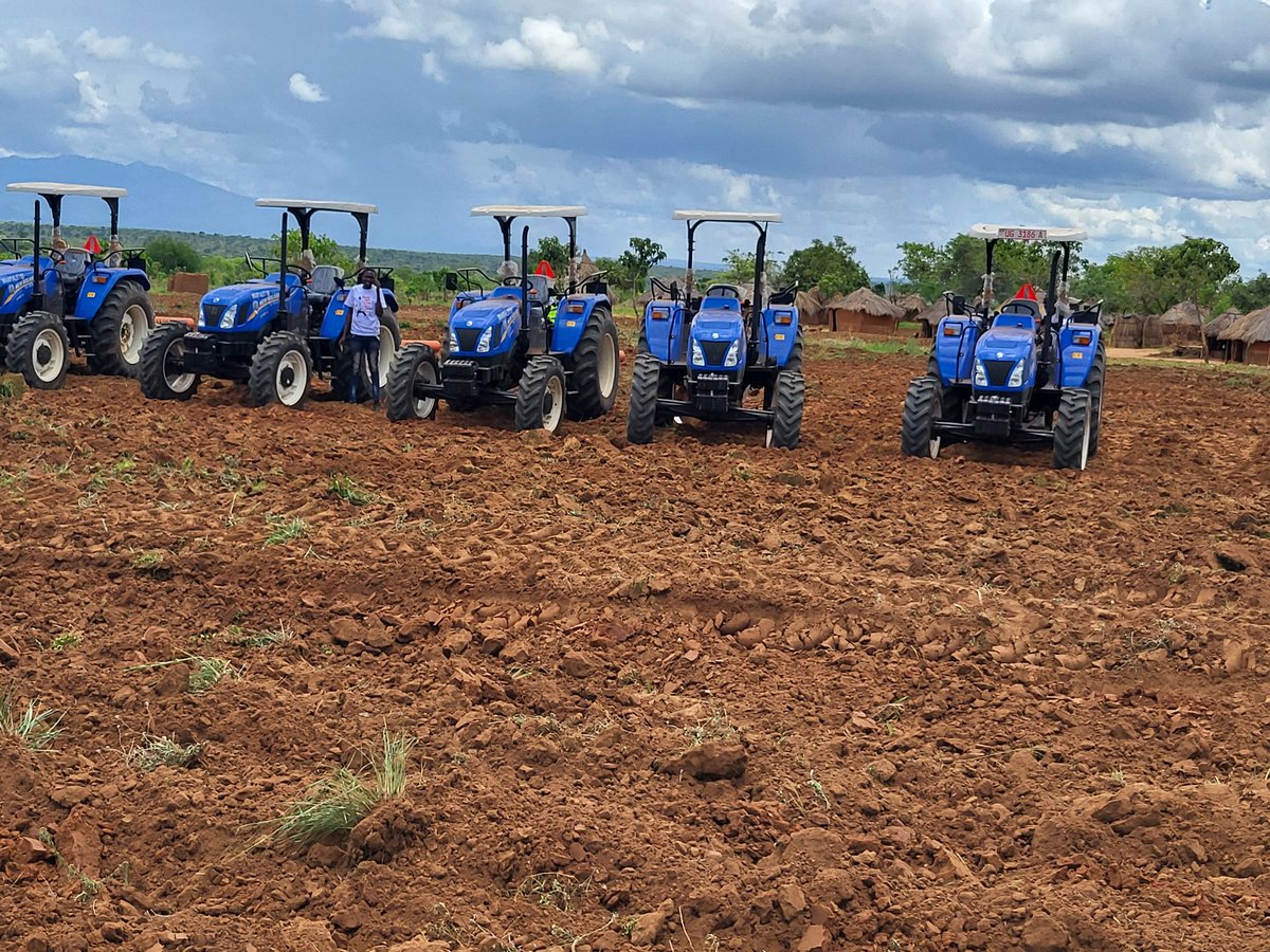 FrankTumwebazek's tweet photo. With Colleagues from @MAAIF_Uganda @OWCUg @EstherAnyakun we are in karamoja to support the initiatives of Gen Saleh. We hv deployed 10 tractors starting off in Nabilatuk to open up substantial. These efforts shall continue in the region until there is sustainable food Production https://t.co/DvPxWrhO4U