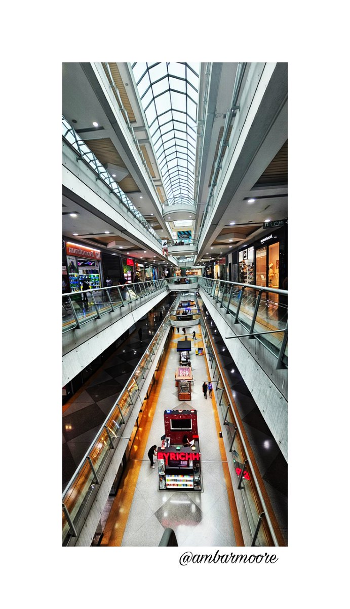 ambarmoore's tweet image. 1 de Abril 
CIUDAD SATÉLITE 
#Sambil
#Caracas
@ambarmoore