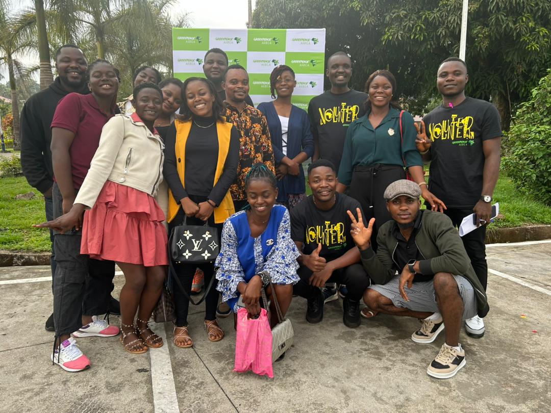 gpacamervol's tweet photo. Les volontaires font notre force et nous ne cesserons pas de les outiller face au challenge environnemental de ce siècle. 

#Volontariat

@GreenpeaceAfrique https://t.co/nt1DosHzAk