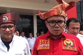 marthinloren's tweet photo. ARTERIA DAHLAN
5 MOBIL.. PLAT NOMER CUMA 1
PLAT NOMER POLRI ....Cek disini video lengkapnya
https://t.co/ic9aN8uc4x https://t.co/GsC47ZBRGd
