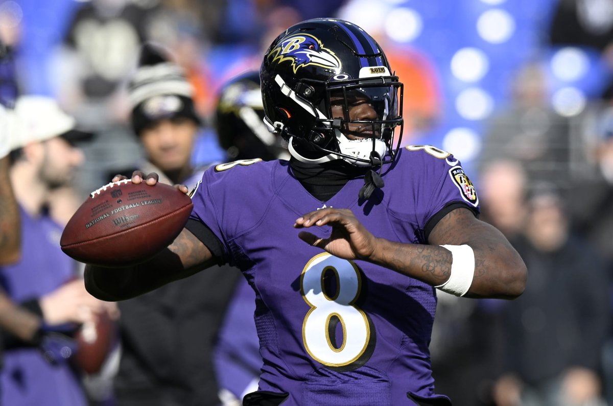 DanLeachDTM's tweet photo. BREAKING: Detroit Lions 🦁 trade their two 2023 first round draft picks , a 2024 3rd rounder, &amp; RB D'Andre Swift to the #Ravens for QB Lamar Jackson !!

Instant thoughts #OnePride fans… https://t.co/E1QaiIyulT