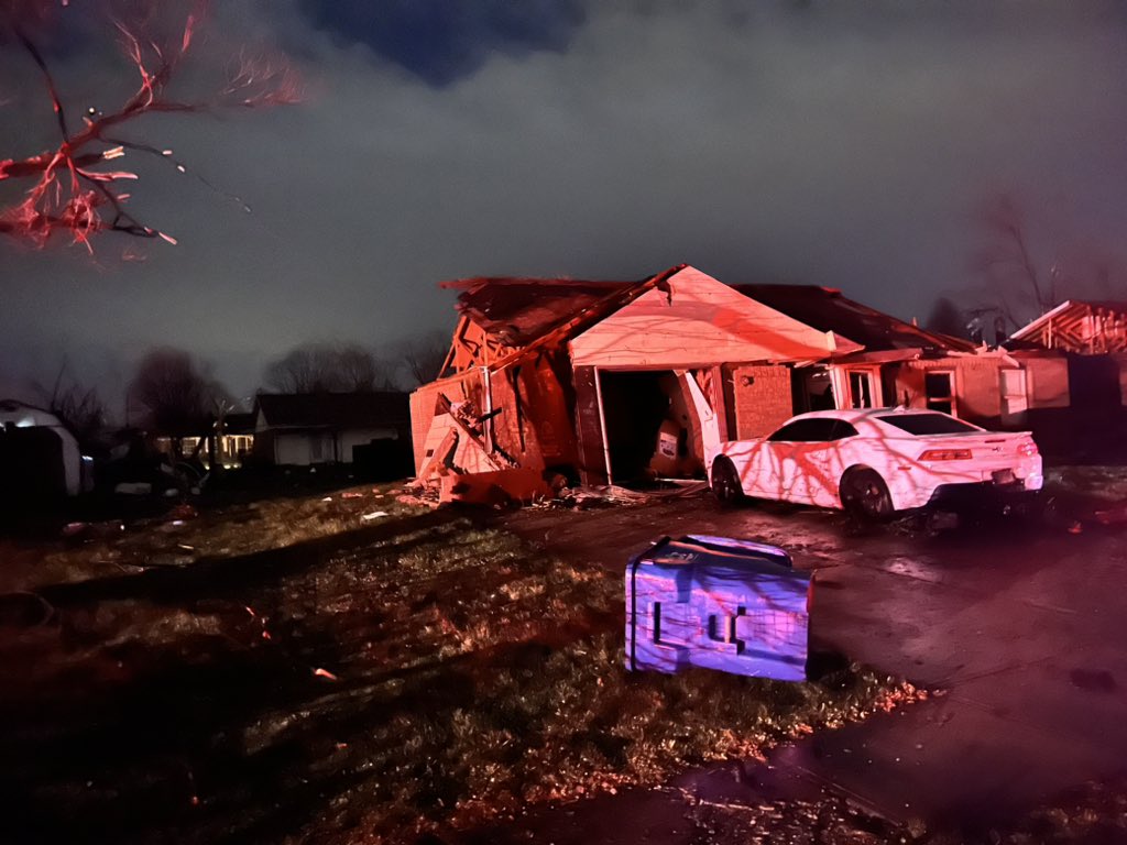 Emily_Ketterer's tweet photo. I haven’t had cell phone service for hours because I’ve been in Whiteland. I took some photos of the tornado damage along West Street and then on U.S. 31 in Whiteland. https://t.co/SchRAKsdeu