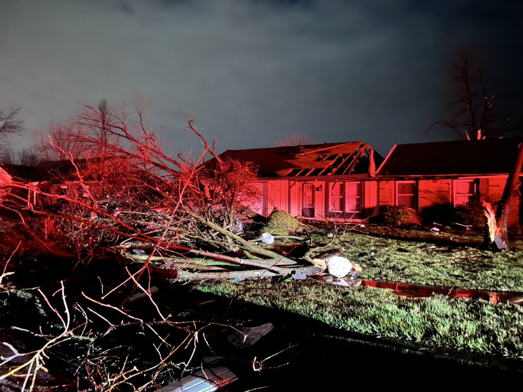 Emily_Ketterer's tweet photo. I haven’t had cell phone service for hours because I’ve been in Whiteland. I took some photos of the tornado damage along West Street and then on U.S. 31 in Whiteland. https://t.co/SchRAKsdeu