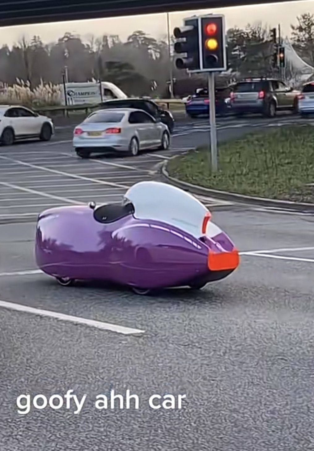 MiaaaaaT on X: #kaneshitpost Found the perfect car for Luca