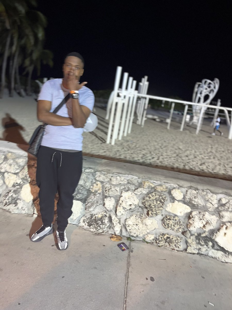 17DBL00's tweet image. Miami was a vibe