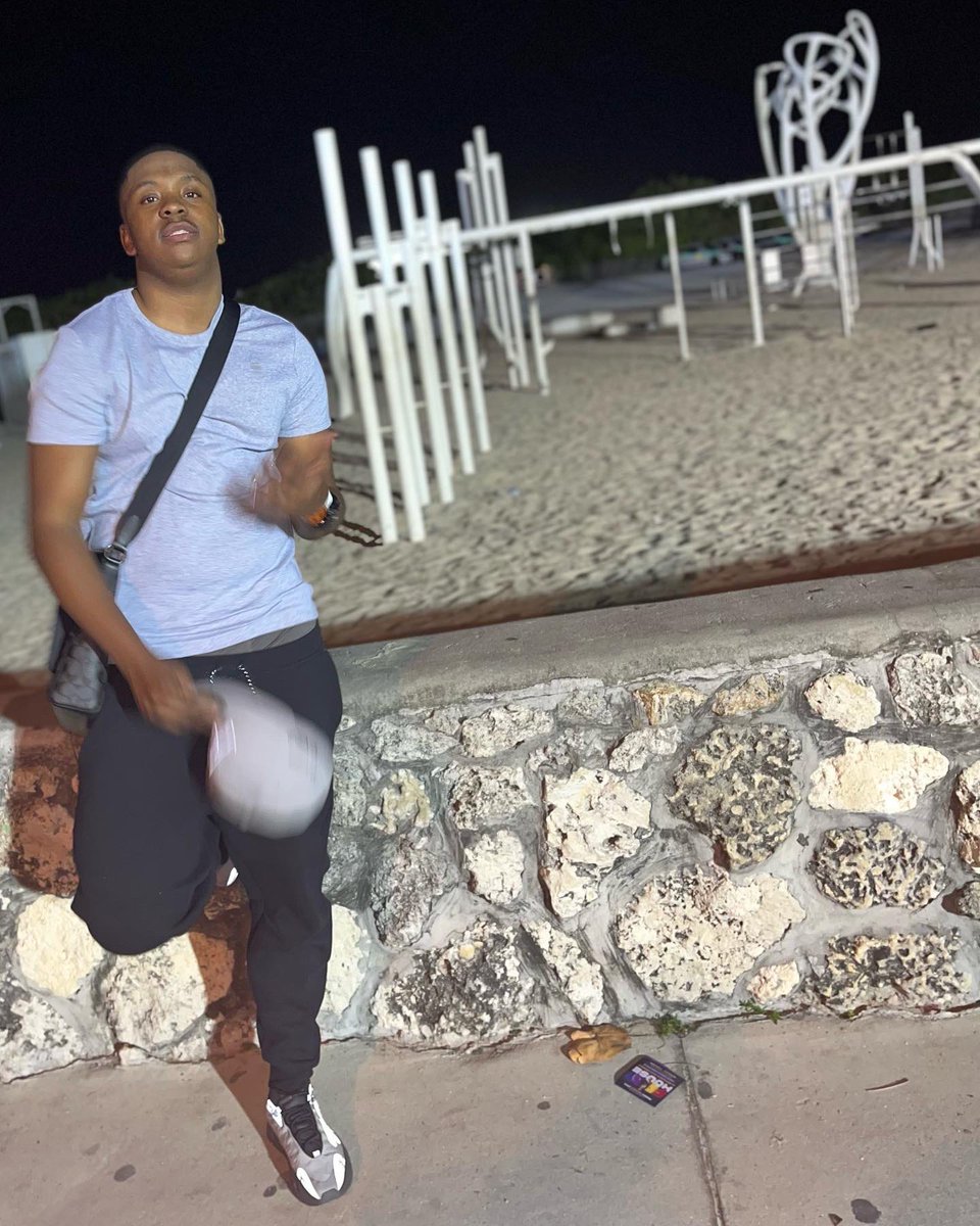 17DBL00's tweet image. Miami was a vibe