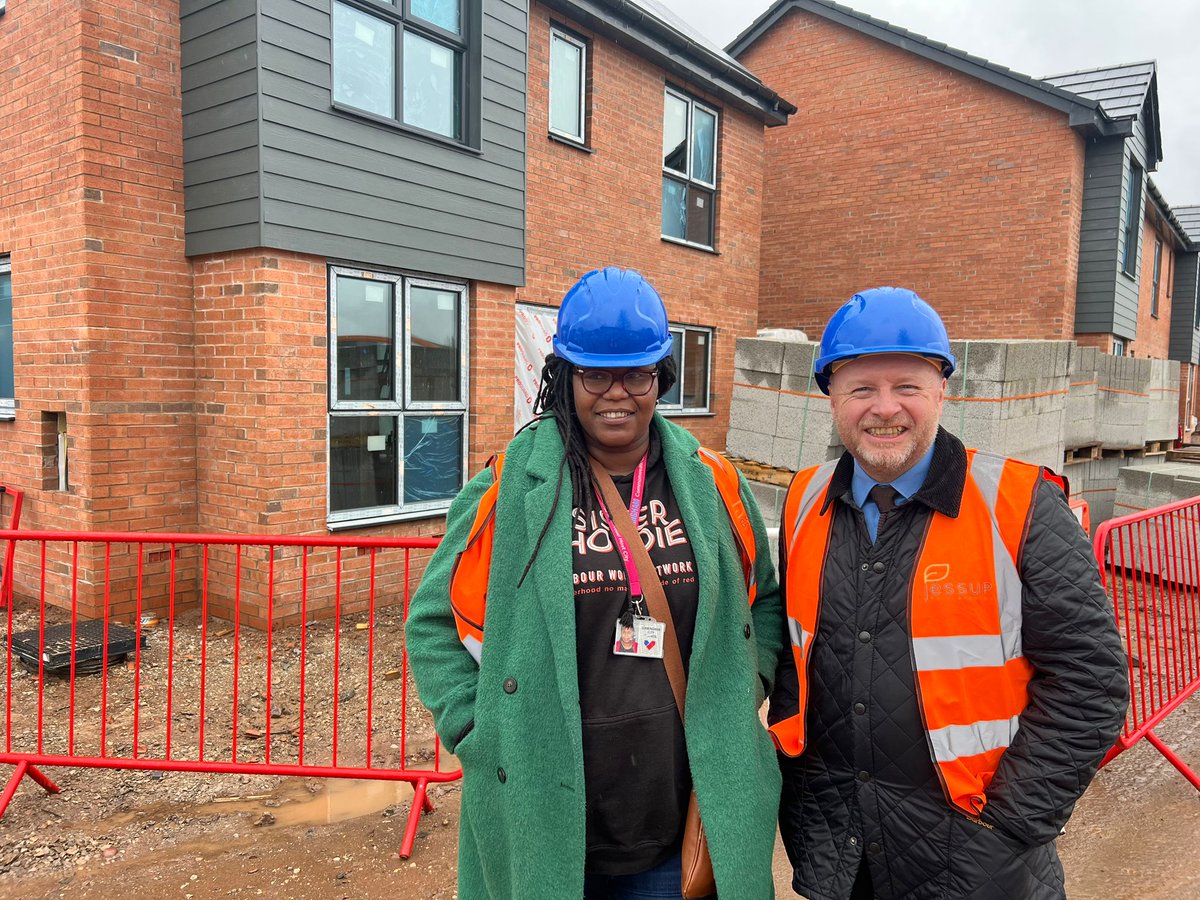 Ms_SThompson's tweet photo. Second stop - Gressel Lane, Shard End with @liambyrnemp. This is our site which has the most green credentials all electric with ground source and air source heat pumps. Fantastic partnership including #BMHT @jessops @ArcadisUK supported with EU Funding https://t.co/2rLfW0Xfzm
