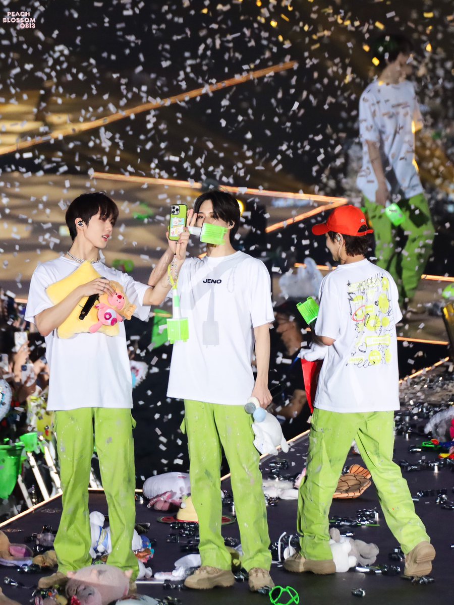 🐹📱🦊✌️🐶✋
 #HappyAprilFoolsDay   #AprilFoolDay  #NCTDREAM  #지성  #JISUNG  #チソン   #제노  #JENO #ジェノ #런쥔  #RENJUN  #ロンジュン  #peachblossom813