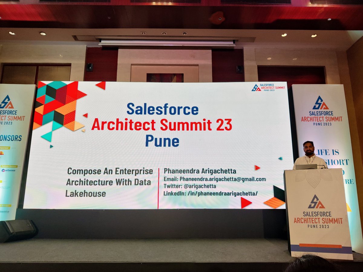 SFArchSummit's tweet photo. Ongoing interactive session:

Compose an Enterprise Architecture with Data Lakehouse by @arigachetta. 

#SAS23 #sfarchsummit https://t.co/swE42Smhy6
