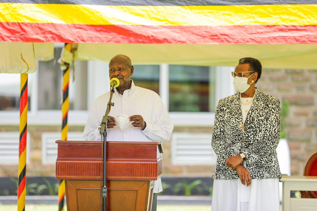 IreneMugisha's tweet image. Profoundly honored and grateful for the humbling gesture of The President of Uganda H.E. @KagutaMuseveni and The First Lady and Minister of Education & Sports Hon. @JanetMuseveni to officiate at the launch of my maiden book - #TheCEOinYou THANK YOU
