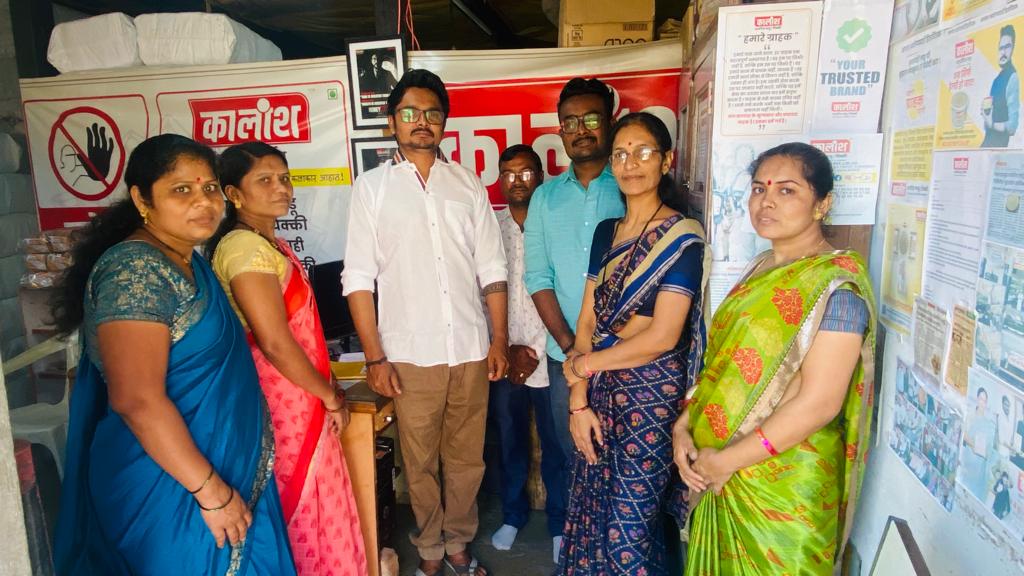 KalanshU's tweet photo. कालांश उद्योग समूहाचे अध्यक्ष(FOUNDER And CEO) मा.श्री.रोहित जी काले यांचा वाढदिवस कालांश उद्योग समूहातर्फे साजरा करण्यात आला..

यावेळी रोहित जी काले यांनी मानले सर्वांचे आभार... https://t.co/wdoOnAxmRC
