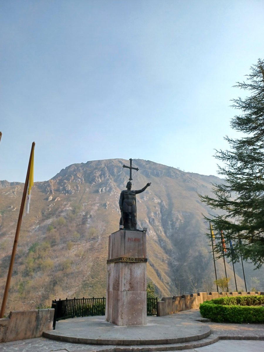 gaile's tweet photo. Por lo que leo, dicen que el Monte Priena, está en llamas. Es un bulo. Ayer estuvimos por ahí y no es cierto.
#covadonga #incendiosasturias https://t.co/o71K1FZftu