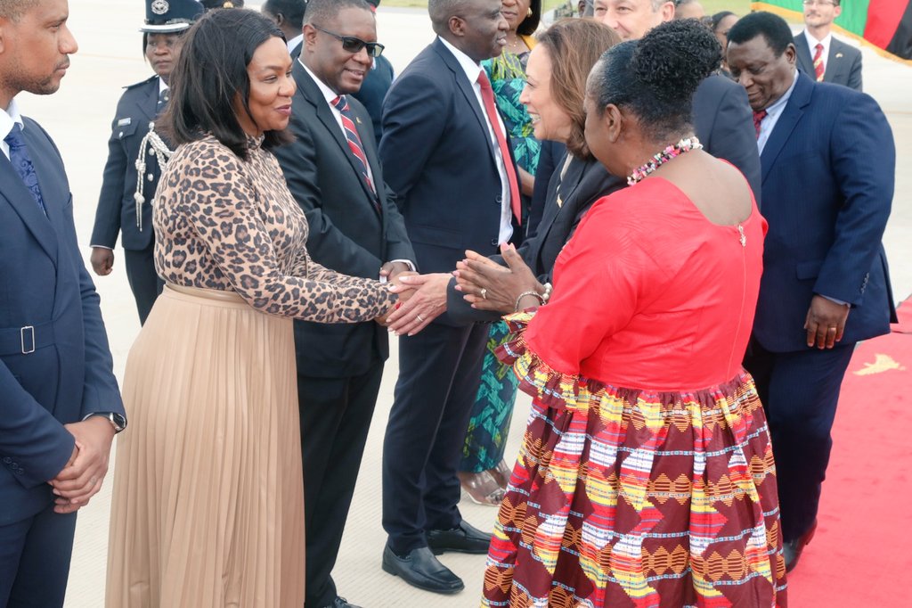 Such a momentus occasion to welcome to Zambia the US Vice President Ms Kamala Harris- an inspiration to womenfolk <a href="/tgpollen/">Gabriel Pollen, PhD</a> <a href="/UNZambia/">UN Zambia</a>