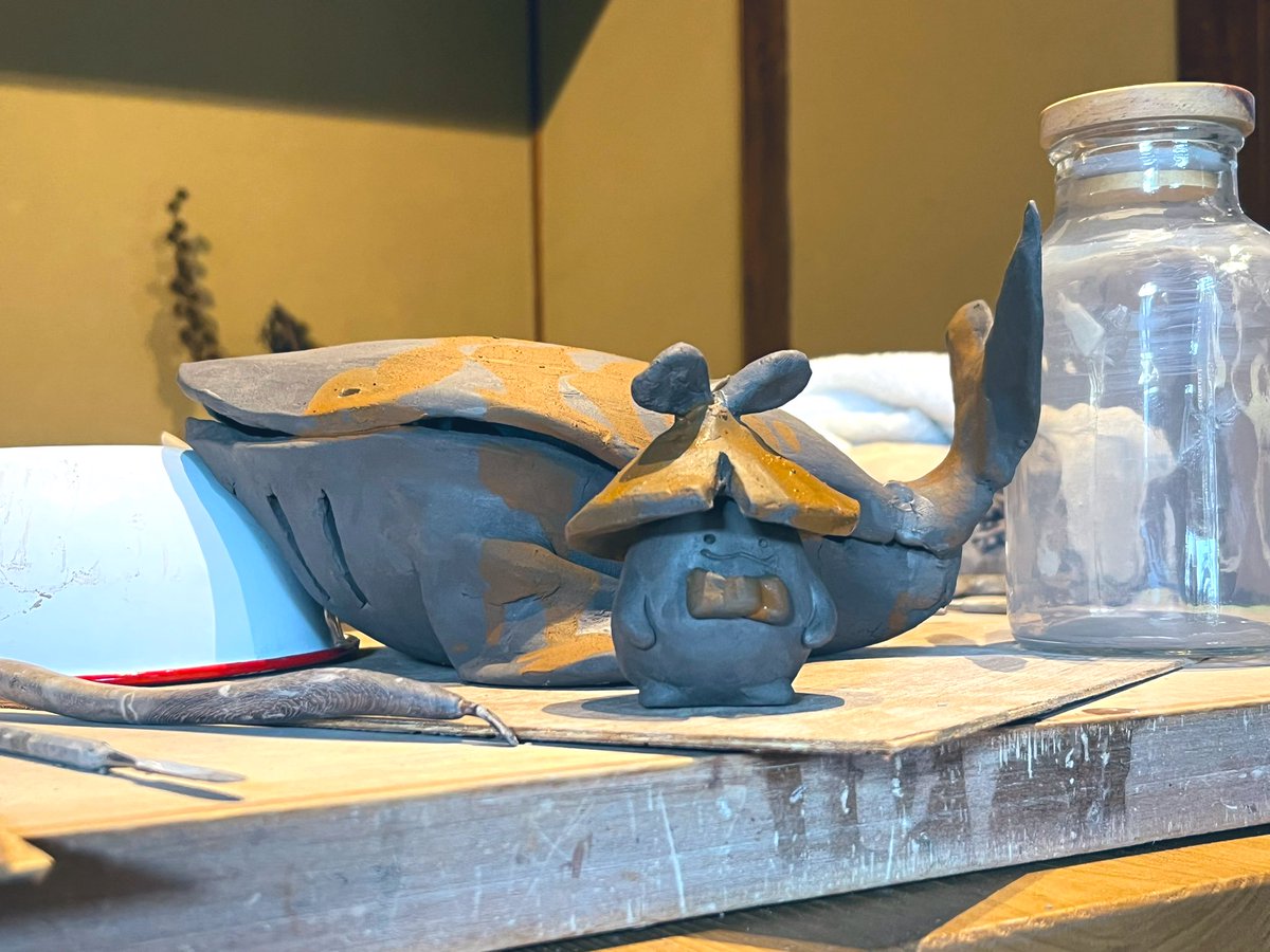 「陶芸して来た!!でっかい鯨と余った粘土でアランナラ作った! 」|イチハのイラスト