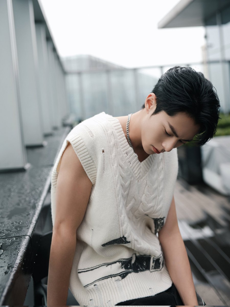 Wanghedi_no1's tweet photo. Dylan Wang studio weibo update for Hello Saturday😍
.
#DylanWang #WangHedi #王鹤棣 https://t.co/BZQ8zwAWUB