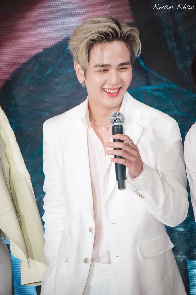 NattoWalnut's tweet photo. Everything is good in its season.
万物逢时皆美好。
Many happy returns of Yoon day!
🎂👑💝🎁🎊🎉💙
cr.theowner
#29THBDMEMORIESOFYOON
#yoonpsn
#แก้มกลมของยุ่น https://t.co/VBbHyeiSEn
