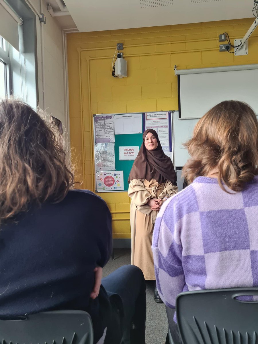 ccmwicklow's tweet photo. In honour of the holy month of #Ramadan, CCM invited in Amilah from the Islamic Cultural Centre to speak to our TY students &amp; #MulticulturalSociety. Amilah was incredibly generous with her time, even staying around to hand out student's names written in Arabic calligraphy. @KWETB https://t.co/V1HkFDWEBv