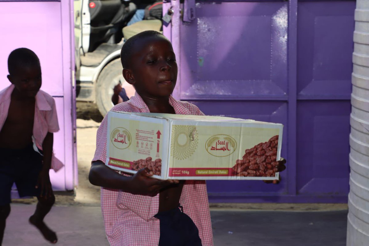 MohaJichoPevu's tweet photo. The Mohamed Ali Ramadhan Food Drive is ongoing. Alhamdulillah, Through @MoAliFoundation, I was able to deliver food items to Hanan Orphanage as we mark the end of the first 10 days of Ramadhan. We welcome all donations as we seek to support more orphanages across Msa county. https://t.co/uCzMQ0uwtC