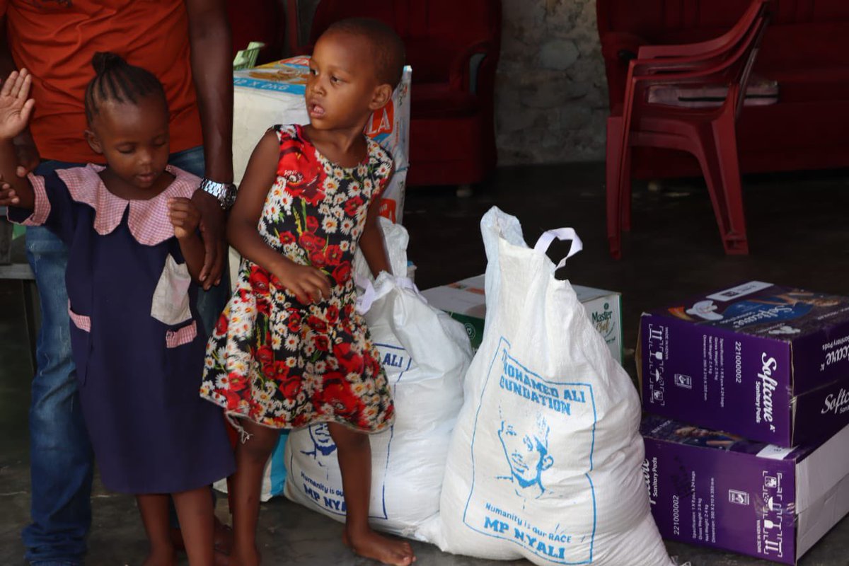 MohaJichoPevu's tweet photo. The Mohamed Ali Ramadhan Food Drive is ongoing. Alhamdulillah, Through @MoAliFoundation, I was able to deliver food items to Hanan Orphanage as we mark the end of the first 10 days of Ramadhan. We welcome all donations as we seek to support more orphanages across Msa county. https://t.co/uCzMQ0uwtC
