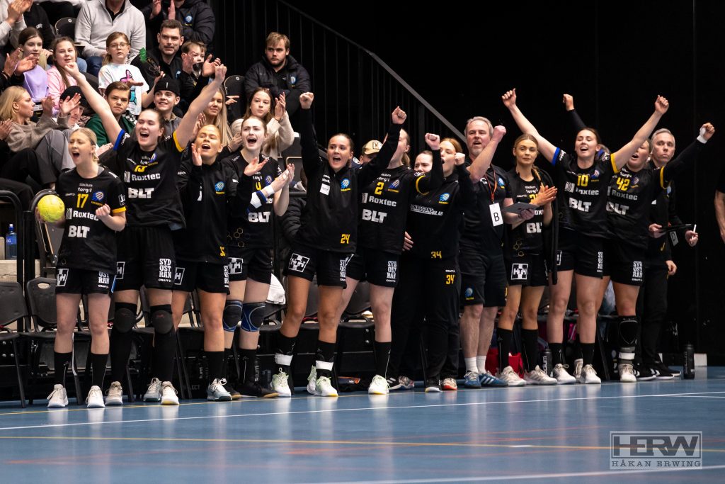 HBkanalen's tweet photo. HF Karlskronas otroliga säsong - vann samtliga matcher
https://t.co/XHgM3ZQahE https://t.co/0xAFrLlwz7