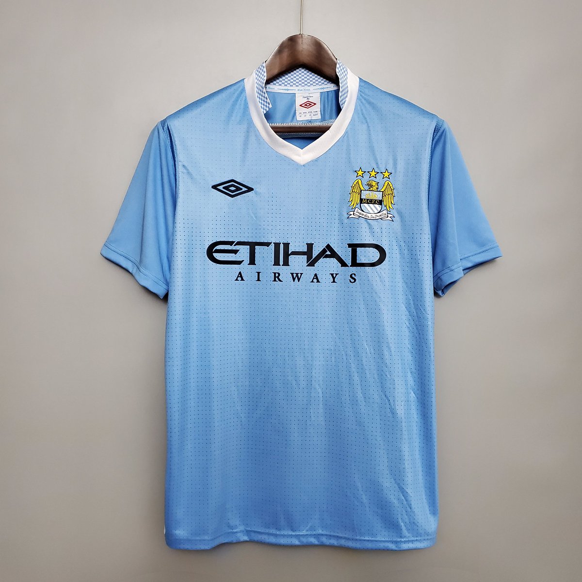 JerseyRepublic6's tweet photo. Massive game this afternoon.

Giveaway Alert to win this jersey

👉🏽 Like the post

👉🏽 Retweet n follow us ( mandatory)

👉🏽 Drop your prediction 

We can ship the jersey to winner globally.

Good luck https://t.co/WYEbZg7Vc3